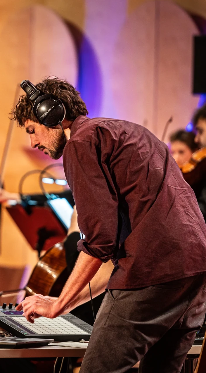 Feature Ring with Jonas Urbat