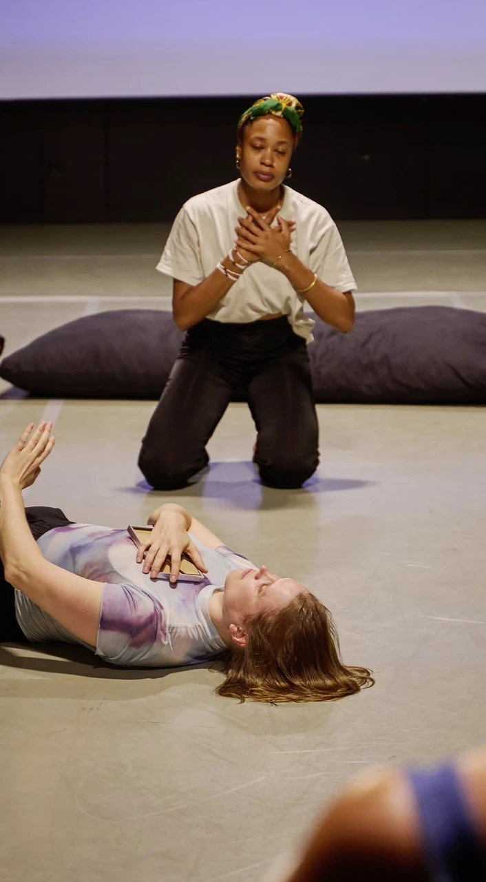 Moving Identities: #yodo - you only die once (GER)