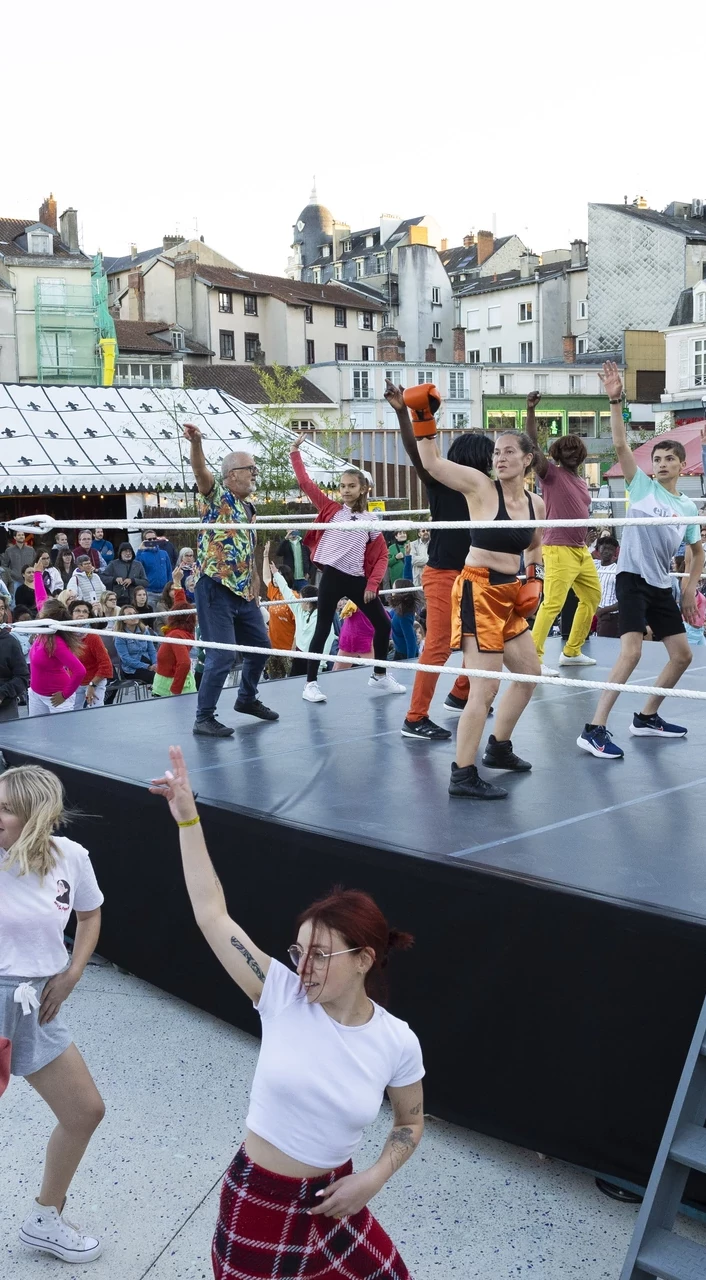 Open Call: Teilnehmende für das Tanzstück „À nos Combats“ gesucht!