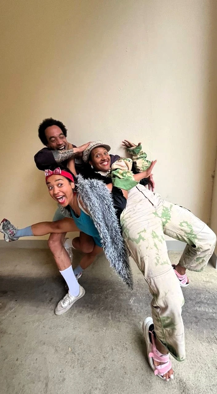 Moving Identities: Liquid Logic (GER)