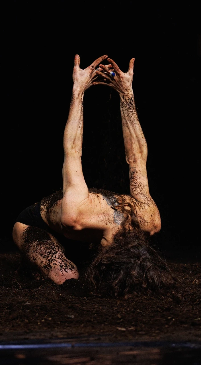 Moving Identities: The Age of Love (BE)